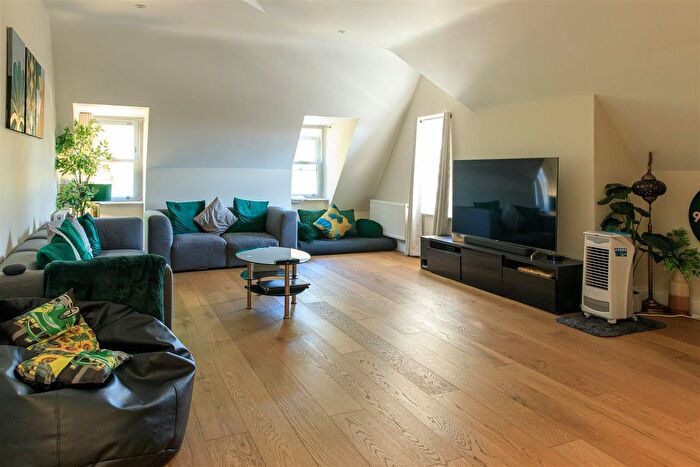 2 Bedroom Flat For Sale In Rickmansworth Road, Harefield, Uxbridge, UB9