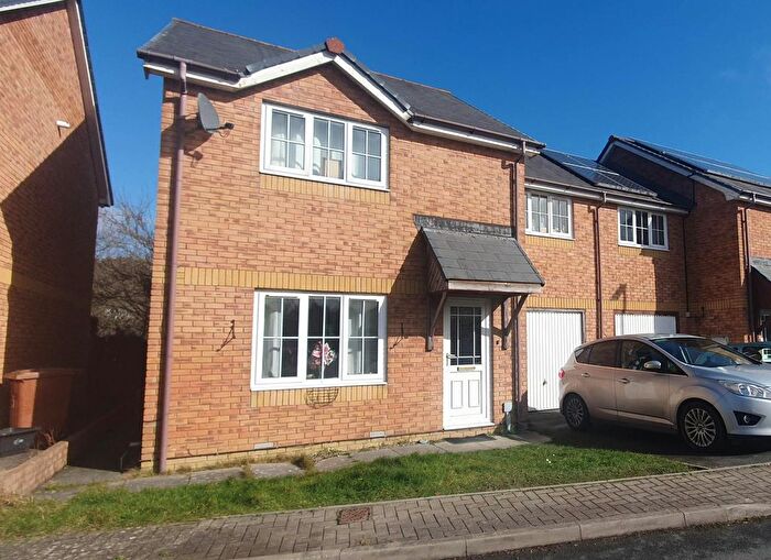 3 Bedroom Semi-detached House For Sale In Clos Non, Llanbadarn Fawr, SY23