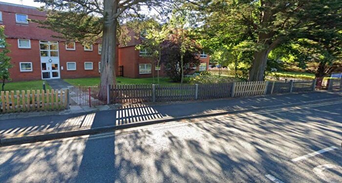 2 Bedroom Flat To Rent In Plymyard Avenue, CH62