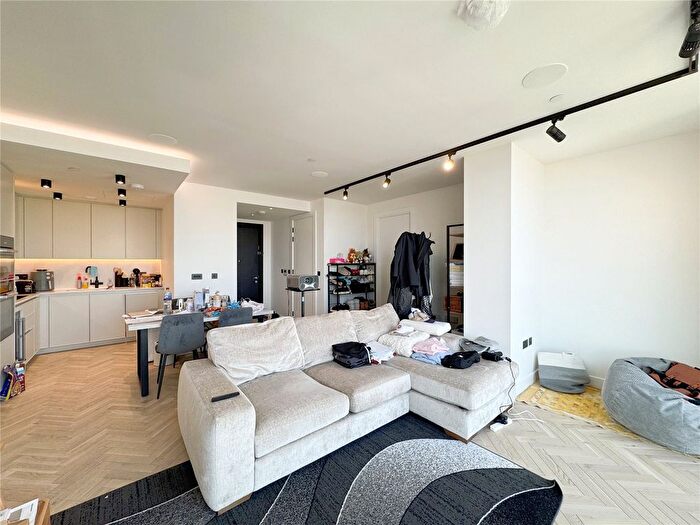 1 Bedroom Flat To Rent In Valencia Tower, Bollinder Place, London, EC1V