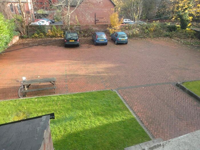1 Bedroom Flat To Rent In Wellington Road, Fallowfield, Manchester, M14