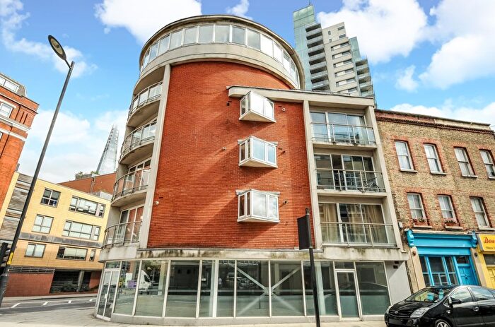 2 Bedroom Flat To Rent In Long Lane, Borough, London, SE1