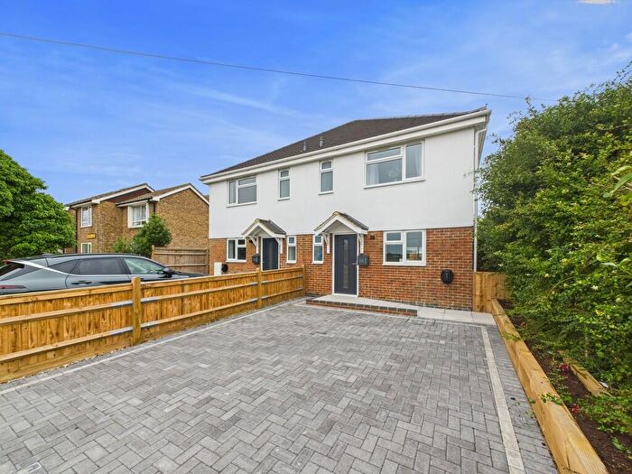 3 Bedroom Semi-Detached House To Rent In Crabtree Lane, Lancing, BN15