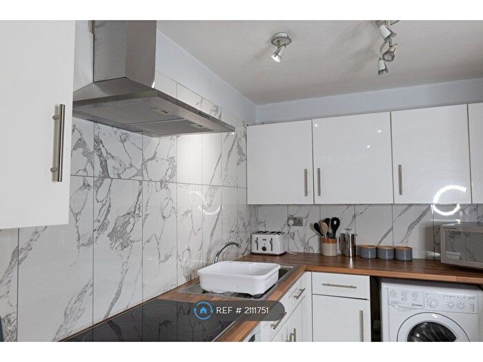 2 Bedroom Flat To Rent In Kent, Kent, CT1