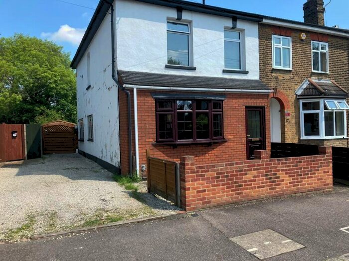 2 Bedroom Flat To Rent In Manor Road, Romford, RM1