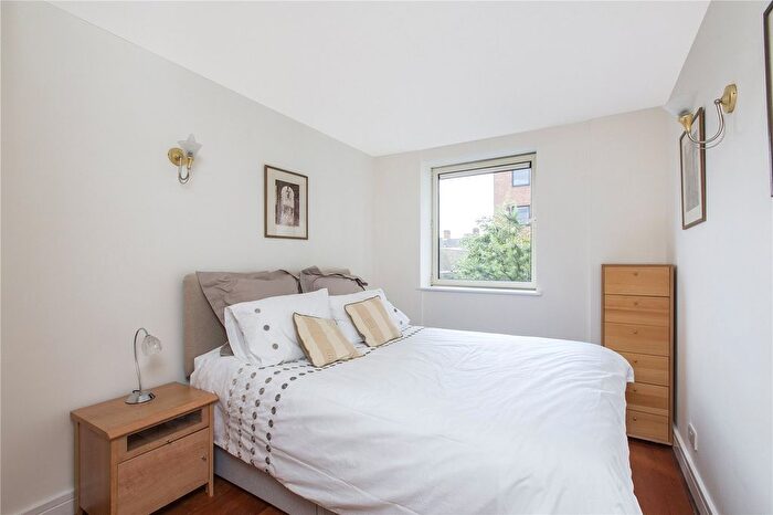 2 Bedroom Flat To Rent In Consort Rise House, Buckingham Palace Road, SW1W