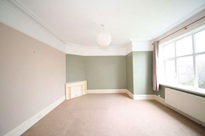 1 Bedroom Apartment To Rent In Bedroom First Floor Apartment | North Leeds (Roundhay), West Yorkshire, LS8