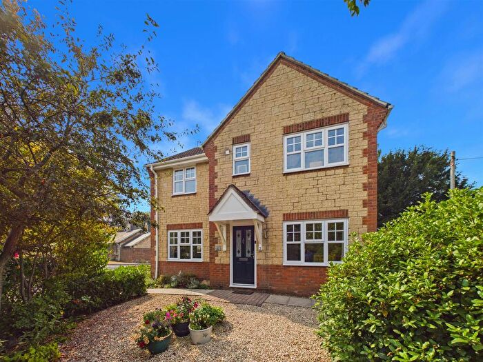 4 Bedroom Detached House For Sale In Saxby Road, Chippenham, SN15