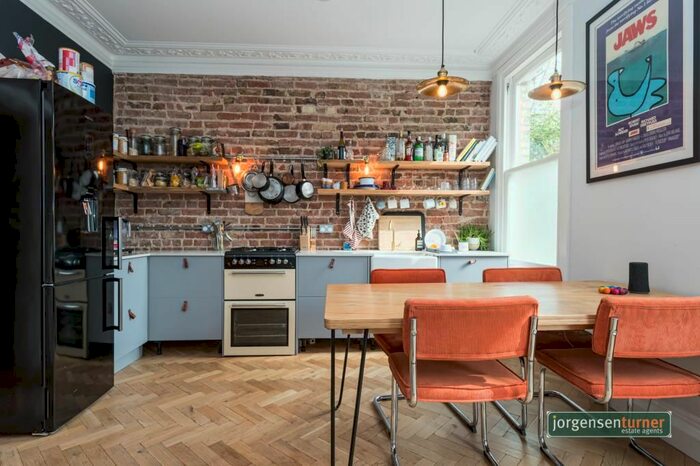 1 Bedroom Flat To Rent In Devonport Road, Shepherds Bush, London, W12