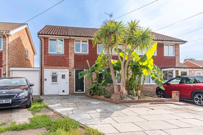 4 Bedroom Semi-detached House For Sale In Montacute Way, Uckfield, TN22