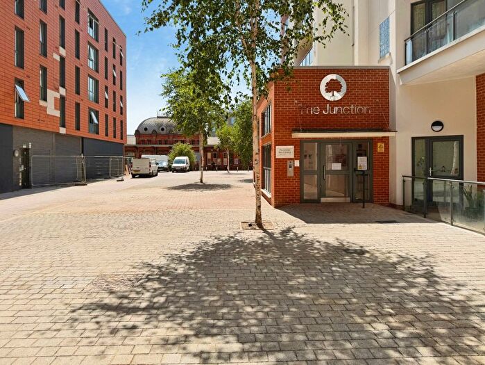 1 Bedroom Flat For Sale In The Junction, Slough, SL2