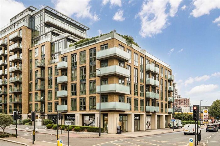 2 Bedroom Flat For Sale In Juniper Drive, Battersea Reach, SW18