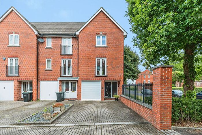 3 Bedroom Property For Sale In Quayside Walk, Marchwood, Southampton, SO40