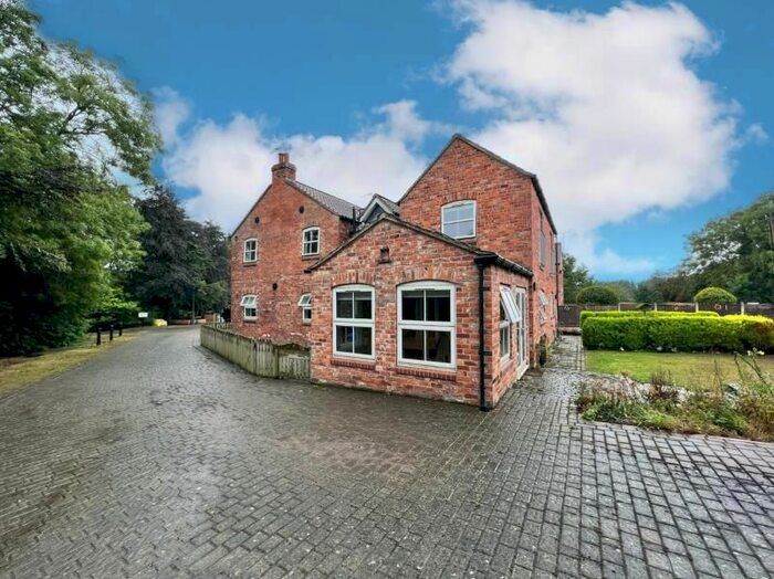 3 Bedroom Semi-Detached House To Rent In Albion Mill Cottages, Albion Lane, Willerby, HU10