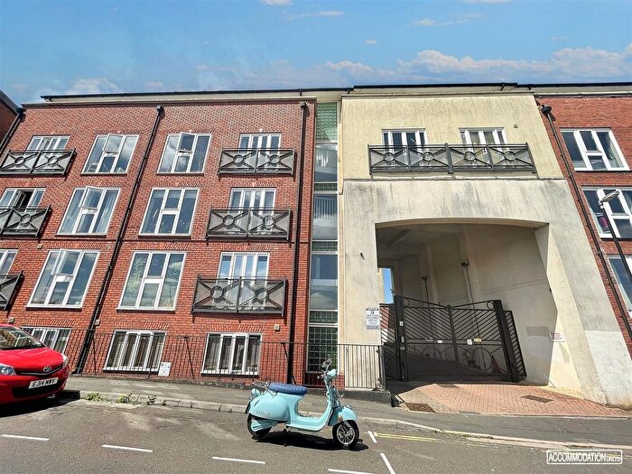 2 Bedroom Flat To Rent In Midland Mews Waterloo Road, Bristol, BS2