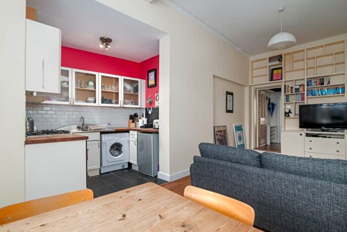 2 Bedroom Flat To Rent In B John Ruskin Street, London Pq, Uk, London, SE5