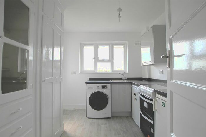 2 Bedroom Flat To Rent In Boston Manor Road, Brentford, TW8