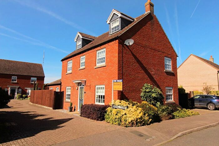4 Bedroom Town House For Sale In Boxall Close, Potton, Sandy, SG19