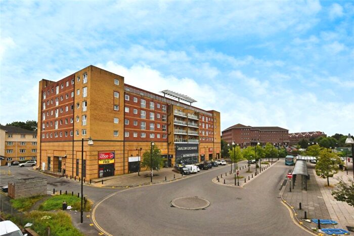 2 Bedroom Apartment For Sale In Edinburgh Gate, Harlow, Essex, CM20