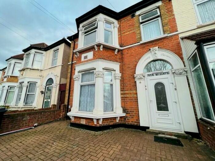 1 Bedroom Flat To Rent In Cecil Road, Ilford, IG1