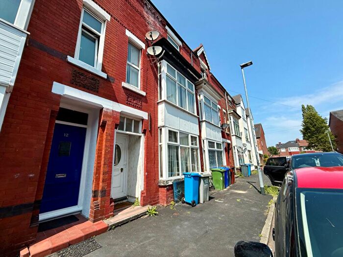 5 Bedroom House To Rent In Wellington Avenue, M16