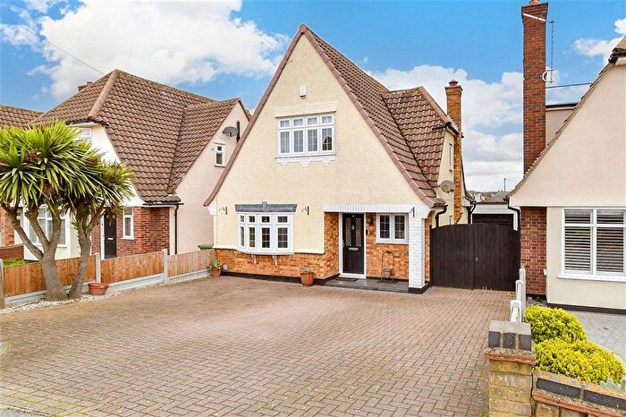 3 Bedroom Detached House For Sale In Woodbrooke Way, Corringham, Stanford-Le-Hope, Essex, SS17