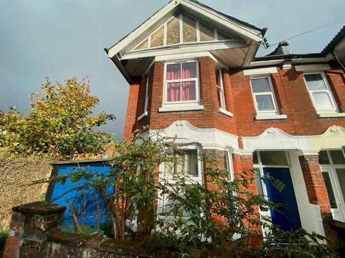 6 Bedroom House To Rent In Richmond Gardens, SO17