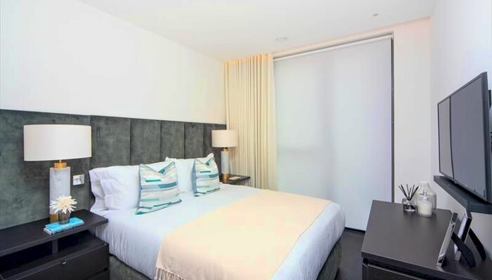 2 Bedroom Flat To Rent In Charles Clowes Walk, London, SW11