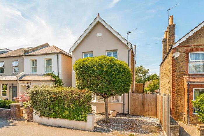 3 Bedroom Detached House To Rent In Douglas Road, Surbiton, KT6