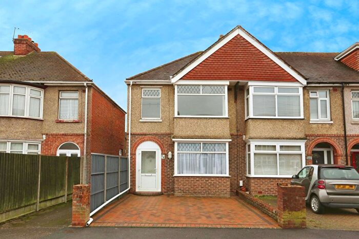 3 Bedroom End Terrace House For Sale In Eastbourne Avenue, Gosport, PO12
