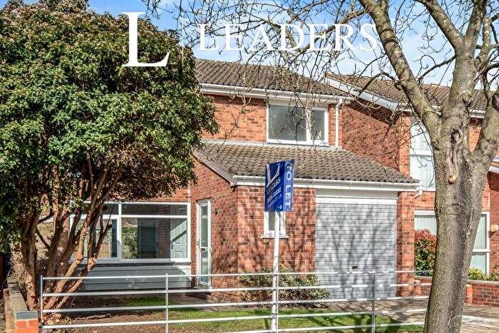 4 Bedroom Detached House To Rent In Restormel Close, Bedford, Bedfordshire, MK41