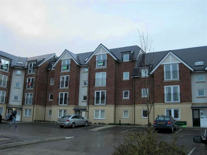 2 Bedroom Flat To Rent In Shepherds Court, Gilesgate, Durham, Co. Durham, DH1