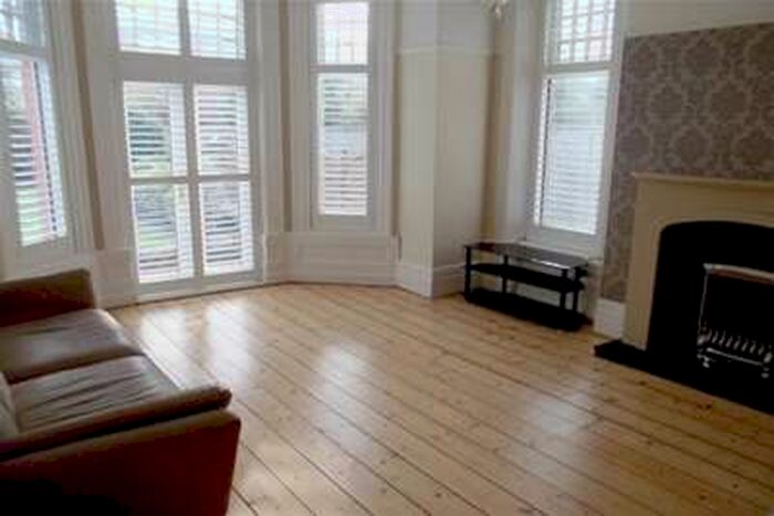 2 Bedroom Garage / Parking To Rent In Park Road, West Kirby, CH48