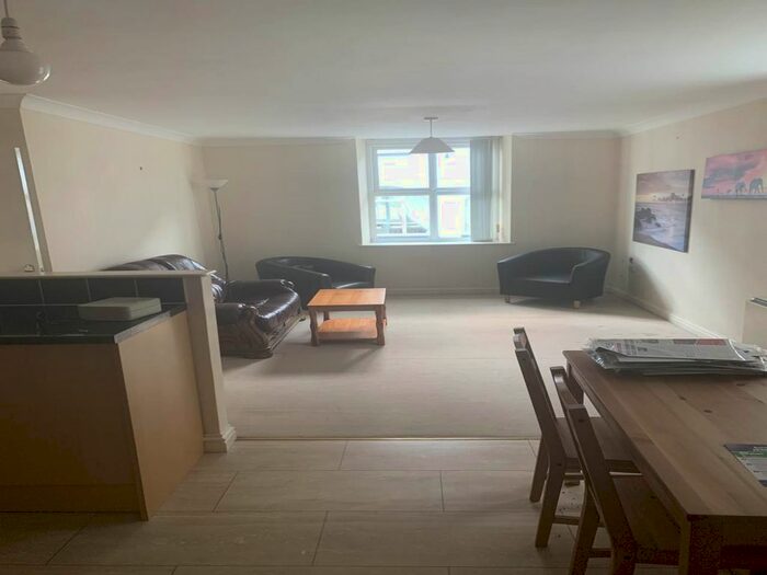 2 Bedroom Flat To Rent In Church Street, Llandysul, SA44