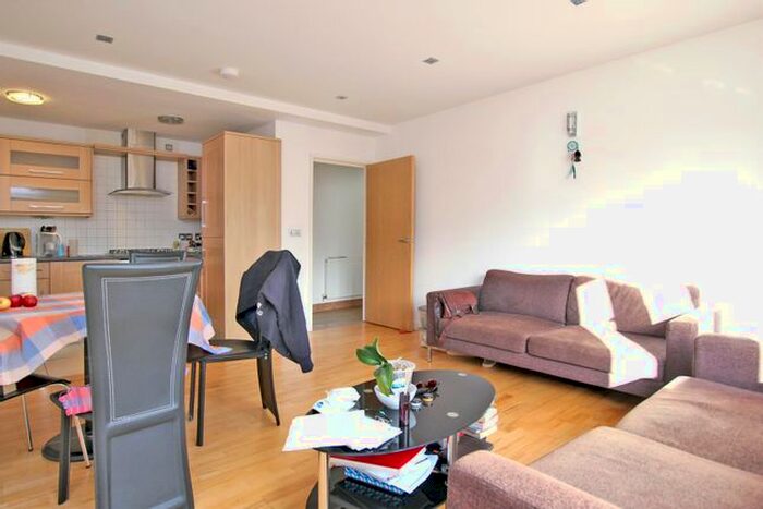 3 Bedroom Flat To Rent In Chicksand Street, Spitalfields, London, E1