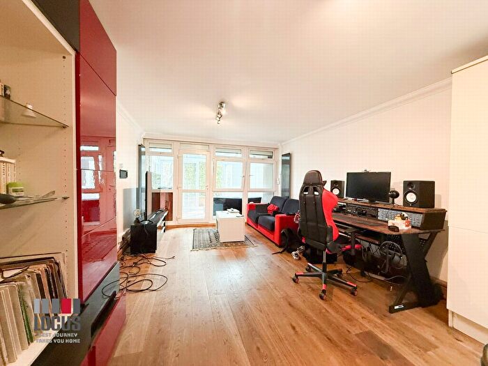 1 Bedroom Flat To Rent In Leabank View, Grovelands Road, London, N15