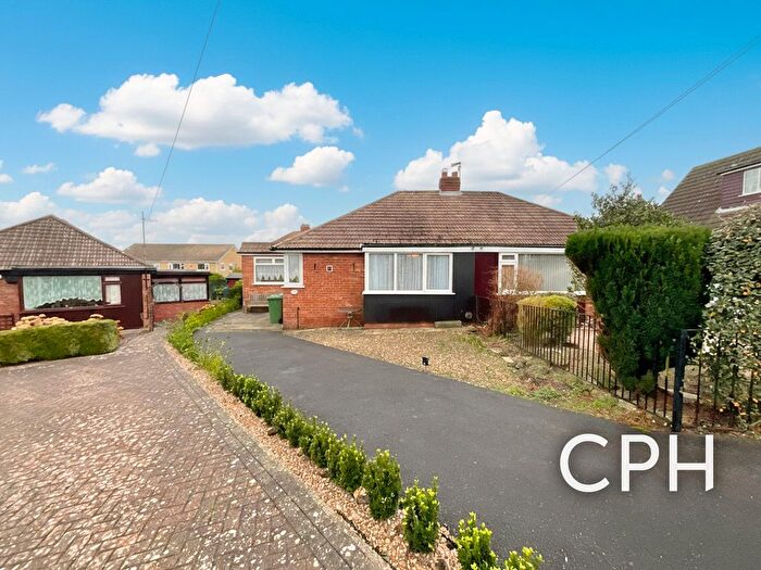 2 Bedroom Semi Detached Bungalow For Sale In Harewood Avenue, Scarborough, YO12
