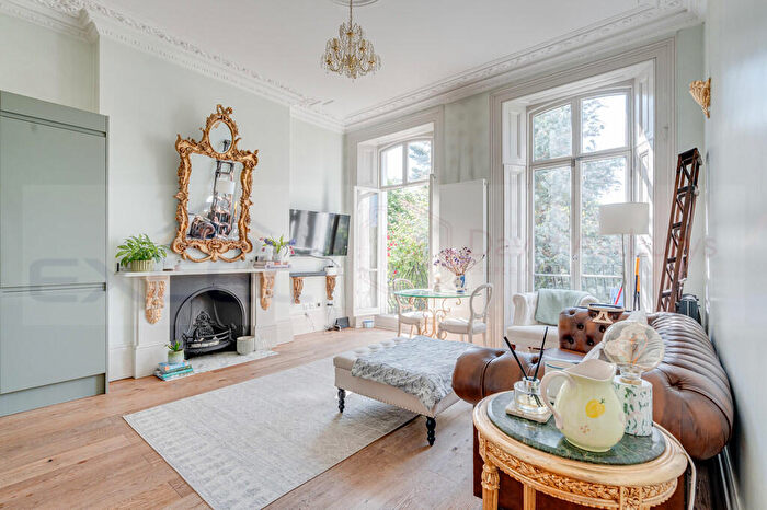 2 Bedroom Flat To Rent In Abbey Road, West Hampstead, London, NW6