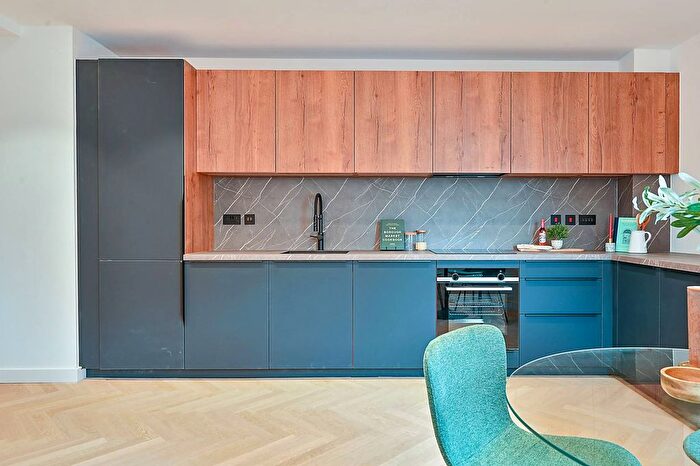 2 Bedroom Flat To Rent In Madeleine Court, North Acton, Acton, W3