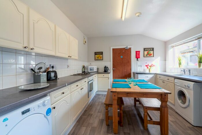 5 Bedroom Terraced House To Rent In Carholme Road, Lincoln, LN1