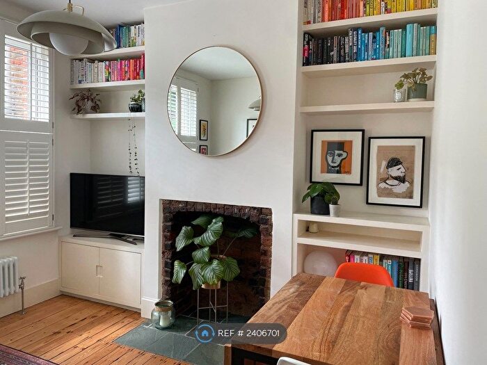 2 Bedroom Flat To Rent In Walthamstow, London, E17