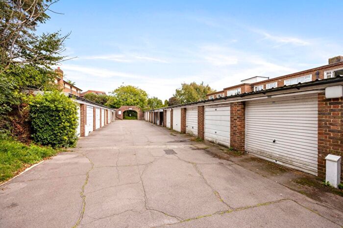 3 Bedroom Flat For Sale In Dyke Road Avenue, Hove, BN3