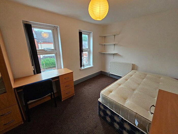 8 Bedroom Semi-Detached House To Rent In Dawlish Road, Birmingham, B29