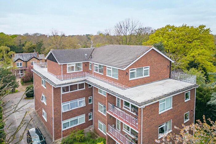 3 Bedroom Penthouse For Sale In Halcyon House, Private Road, Enfield, EN1