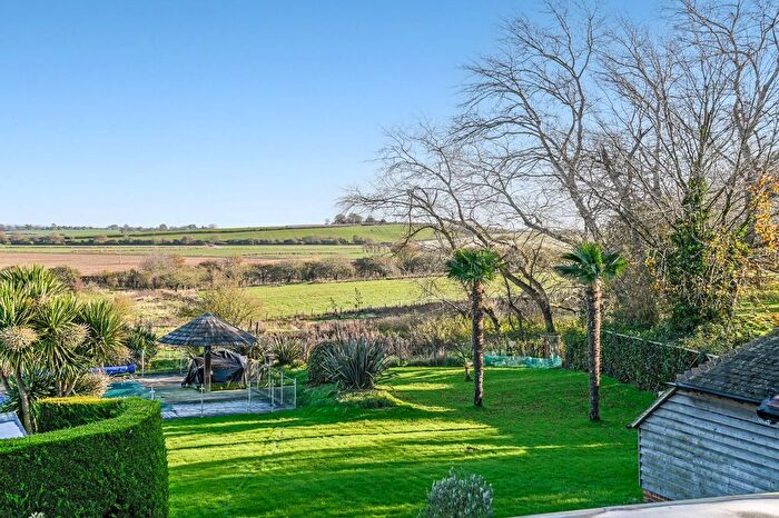 4 Bedroom Semi-detached House For Sale In Stone, Tenterden, TN30