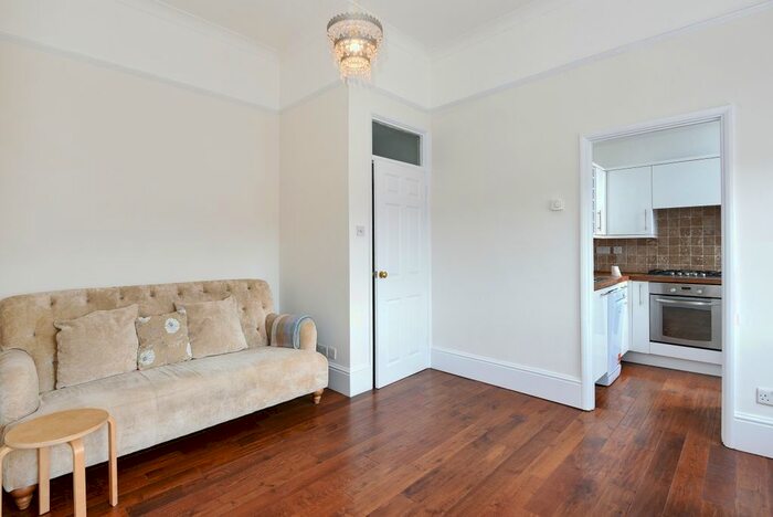 1 Bedroom Flat To Rent In Farringdon Road, London, EC1R