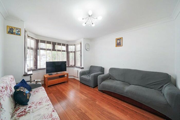 3 Bedroom Semi-Detached House For Sale In Windsor Crescent, Harrow, HA2
