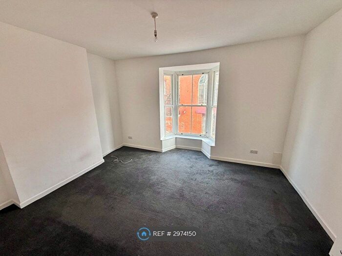 3 Bedroom Maisonette To Rent In Market Street, Rhyl, LL18