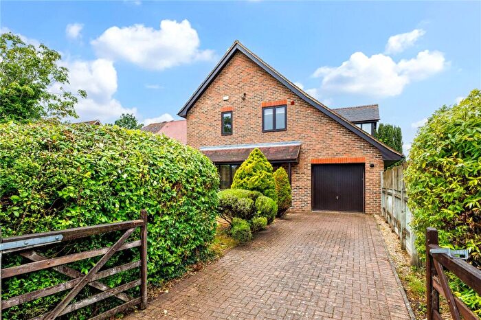 4 Bedroom Detached House To Rent In Badshot Lea Road, Badshot Lea, Farnham, Surrey, GU9