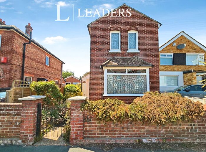 3 Bedroom Detached House For Sale In Grove Road, Gosport, Hampshire, PO12